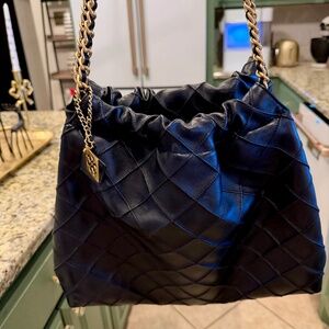 Tory Burch Fleming Soft Hobo Bag – Premium Leather